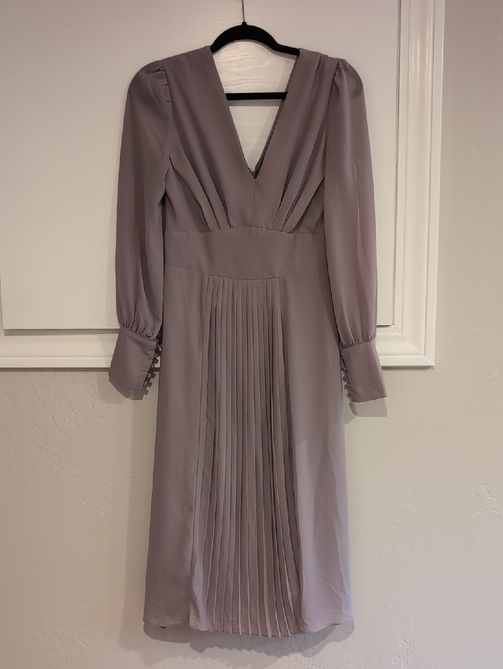 TFNC London Elegant Mauve/Lavender Long Sleeve Pleated Midi Dress